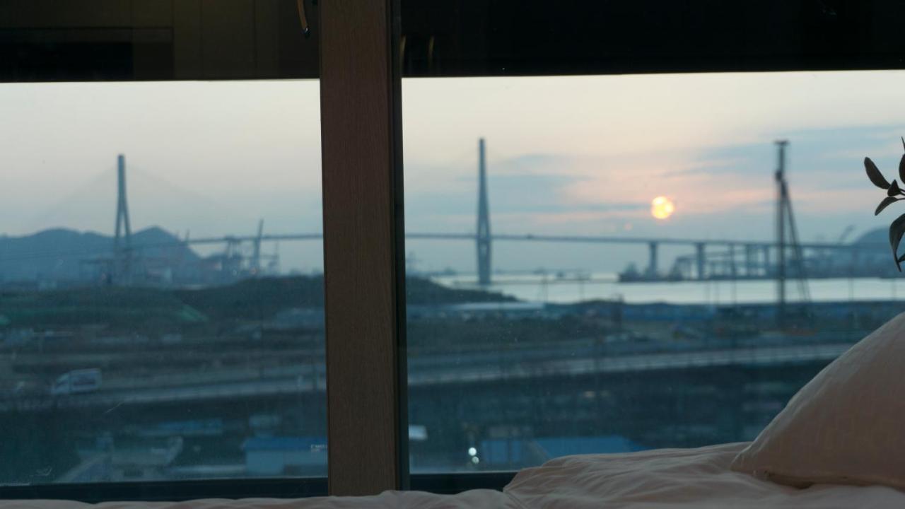 The Port Hotel Пусан Экстерьер фото